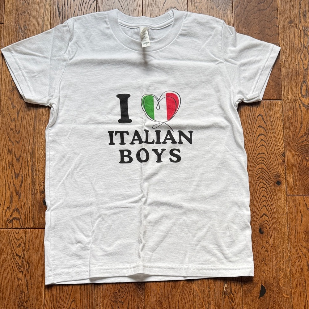 Juniors or women’s cropped fitted short sleeve top